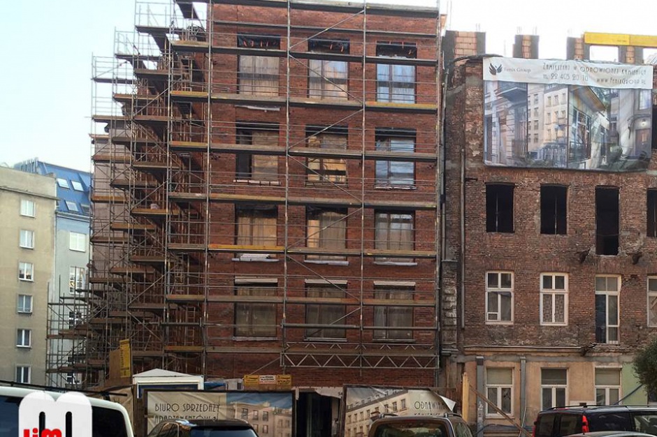 Kamienica przy ul. Koszykowej 49a. Fot. JiM Studio/Facebook. Apartamenty w zabytkowej kamienicy. Trwają prace remontowe