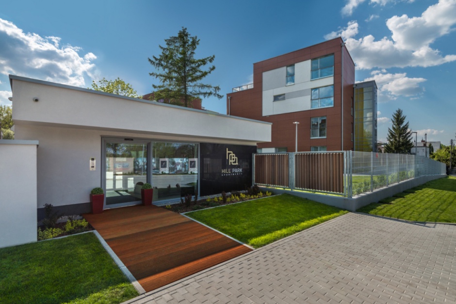 Hill Park Apartments. Fot. Marvipol Development Marvipol kusi apartamentem z jaguarem w garażu