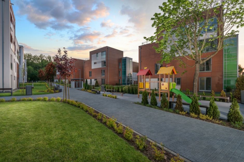 Hill Park Apartments. Fot. Marvipol Development Marvipol kusi apartamentem z jaguarem w garażu