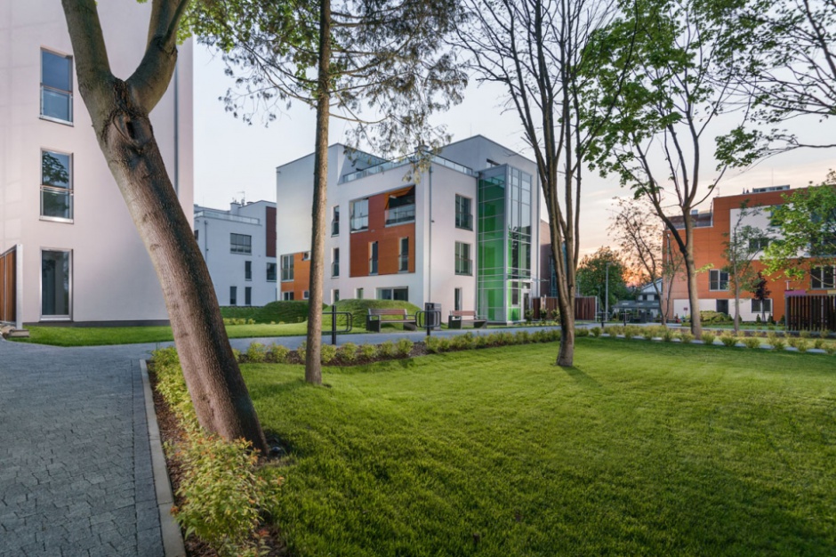 Hill Park Apartments. Fot. Marvipol Development Marvipol kusi apartamentem z jaguarem w garażu