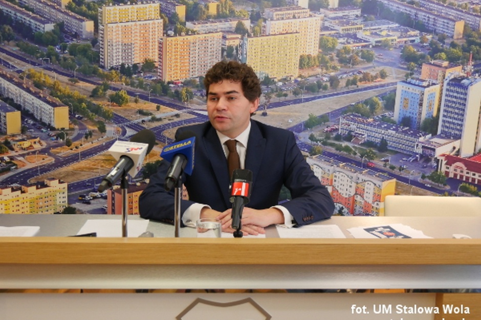 Prezydent Lucjusz Nadbereżny. Fot. UM Stalowa Wola Nowa polityka mieszkaniowa w Stalowej Woli