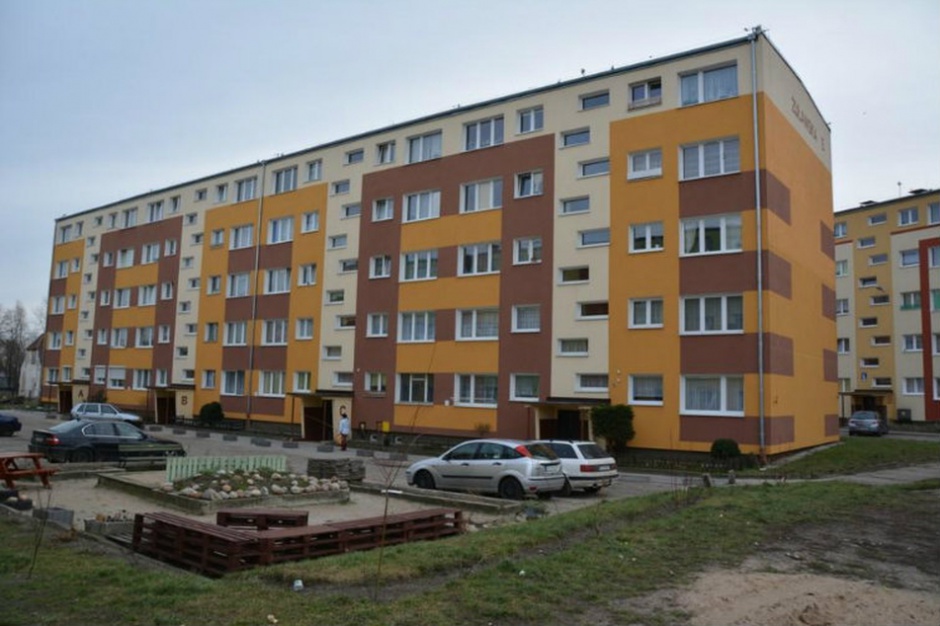 Do starań o fundusze z programu „Wspólne Podwórko” mogą przystąpić wspólnoty mieszkaniowe z całego Gdańska. Na zdjęciu podwórko przy ul. Żuławskiej 5 na Oruni po metamorfozie. Fot. gdansk.pl Gdańsk: Podwórkowe rewolucje we wspólnotach