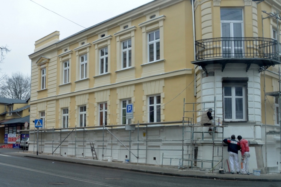 Fot. www.piotrkow.pl Piotrków Trybunalski: Finisz remontu miejskiej kamienicy