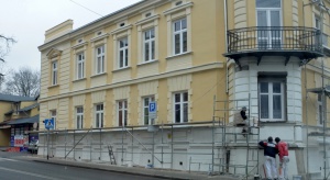 Piotrków Trybunalski: Finisz remontu miejskiej kamienicy 