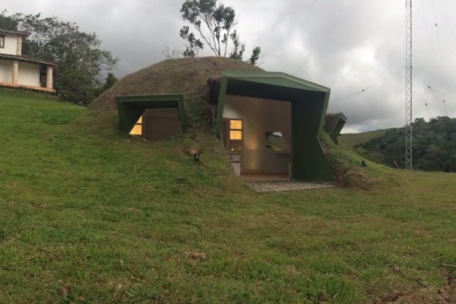 Magic Green Homes/Facebook/Youtube Chatka hobbita, czyli dom porośnięty ogrodem