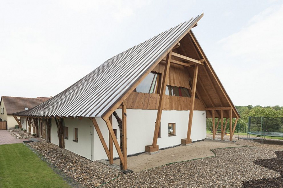 Przedszkole to projekt ATELIER 8000/ Martin Krupauer, Jiří Střítecký, Czech Republic, fot. Ondřej Bouška Przedszkole w symbiozie z wiejskim krajobrazem