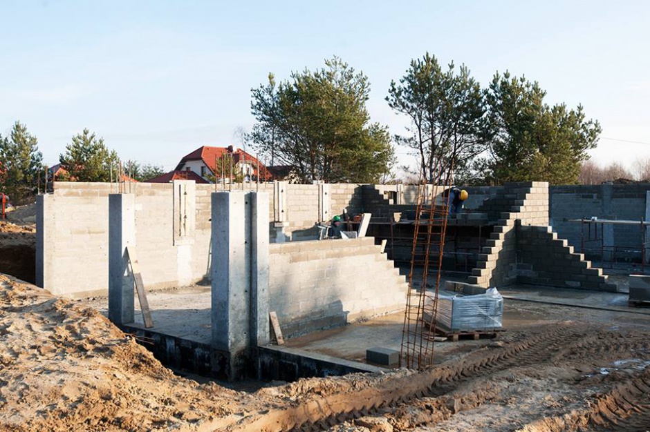 Osiedle Bursztynowe II. Fot. AWZ Deweloper Osiedle Bursztynowe. Rosną ścianki piwniczne