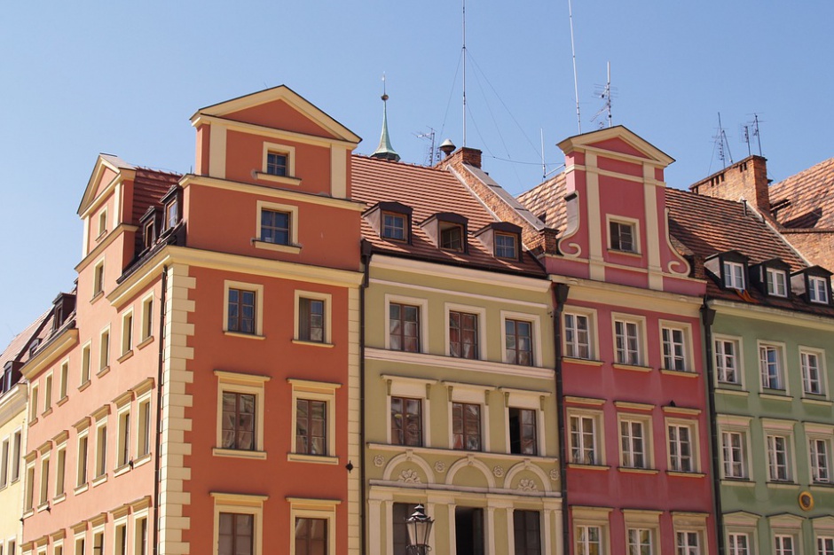Fot. Pixabay Ile metrów mieszkania można kupić za pensję?