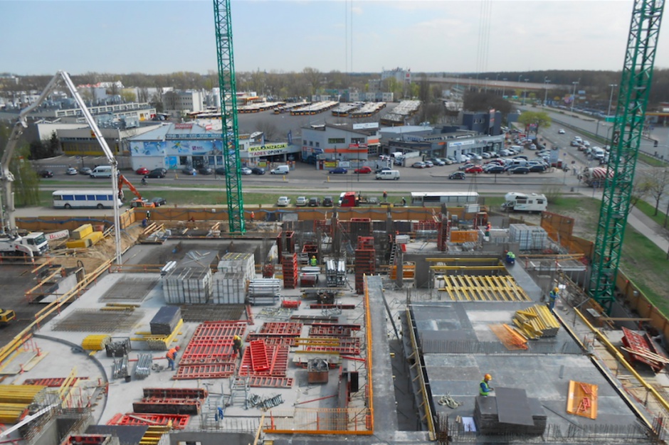 Aura Sky, projekt Mill-Yon w budowie Apartamentowy drapacz chmur Aura Sky pnie się w górę