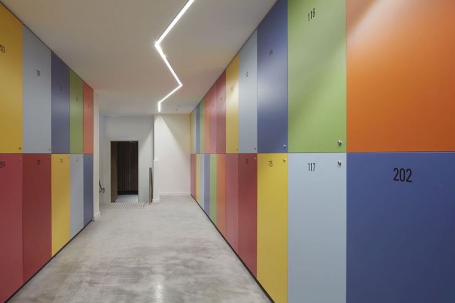 Spectrum Apartments. Projekt: Kavellaris Urban Design. Fot. Peter Clark Spectrum Apartments: Apartamenty w kolorach tęczy