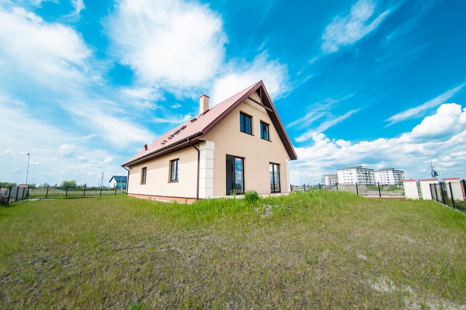 Villa Campina. J.W. Construction Dom w MdM-ie zamiast mieszkania