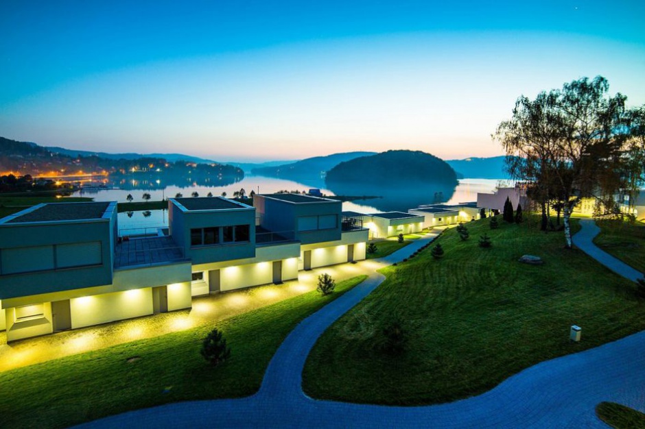 Lemon Resort Spa. Fot. Invest Lemon Invest Lemon kusi apartamentami na wynajem przy Jeziorze Rożnowskim