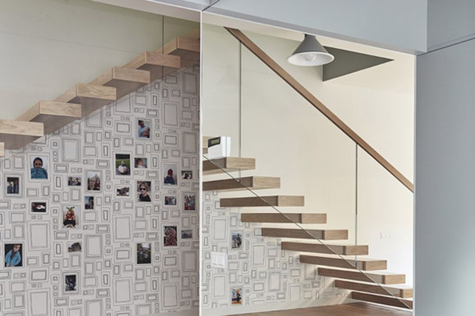 Wnętrze pod Napięciem. Projekt i fotografie: Fot. 81.waw.pl Wnętrze oplecione lampami