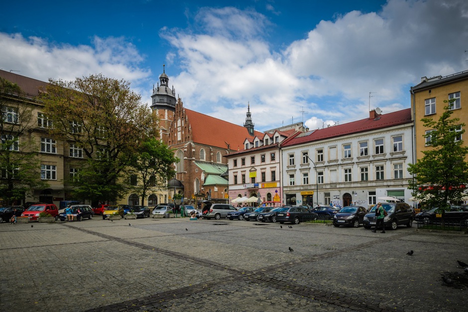 Kraków stawia na cenę i lokalizację