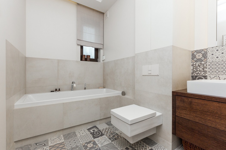 Za projekt odpowiada Agnieszka Cupryś-Wilk z pracowni Archissima, a partnerem wykonawczym realizacji jest sieć salonów z wyposażeniem wnętrz Dekorian. Zobacz apartament w kolorach ziemi