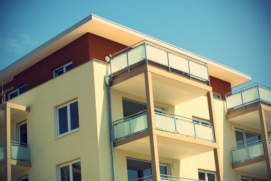 Marże kredytów hipotecznych rosną, ale ceny mieszkań trzymają poziom
