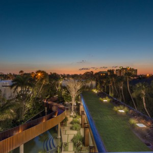 Luksusowy dom na Florydzie z basenem i prywatną laguną 