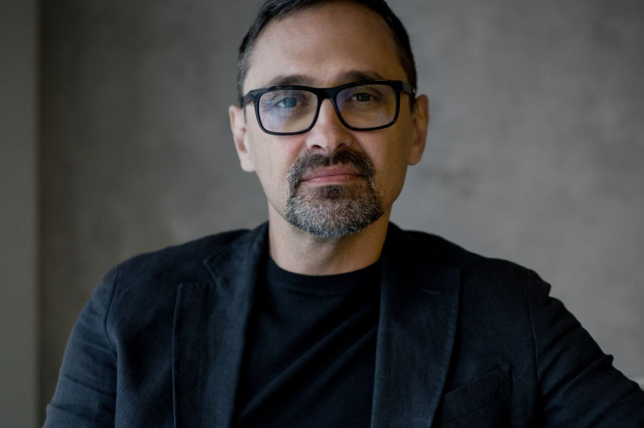 Artur Szczepaniak. Fot. mat. pras. Oszczędne w formie, nowoczesne, inteligentne - tak będą projektowane budynki przyszłości