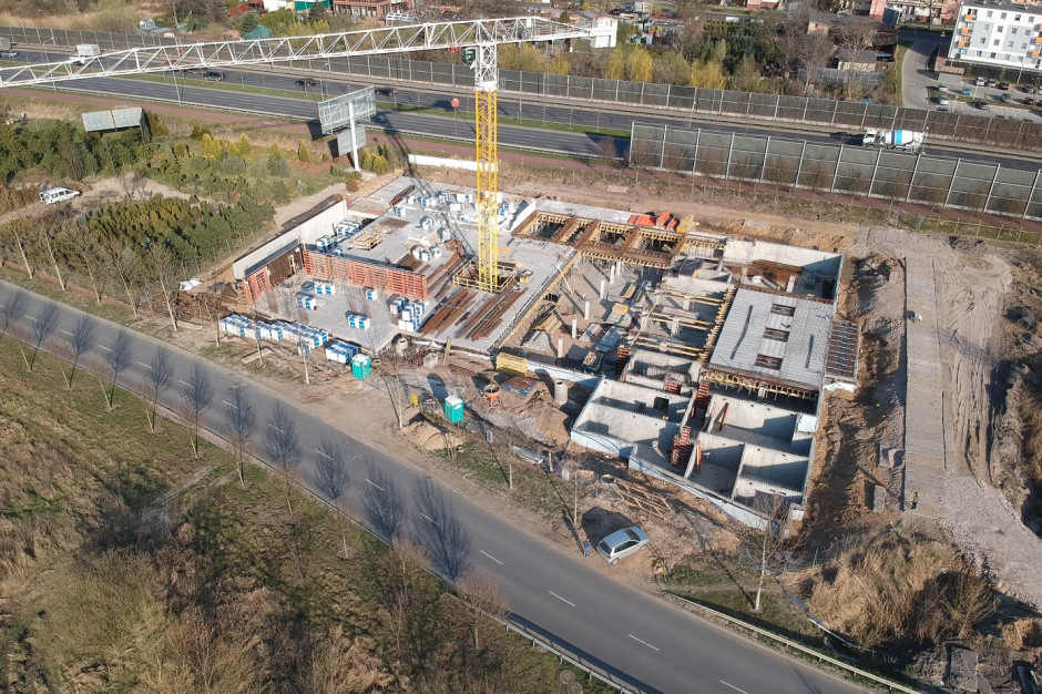 Projekt Śródka OdNowa2. Fot. mat. pras. Śródka OdNowa2 z gotową halą garażową