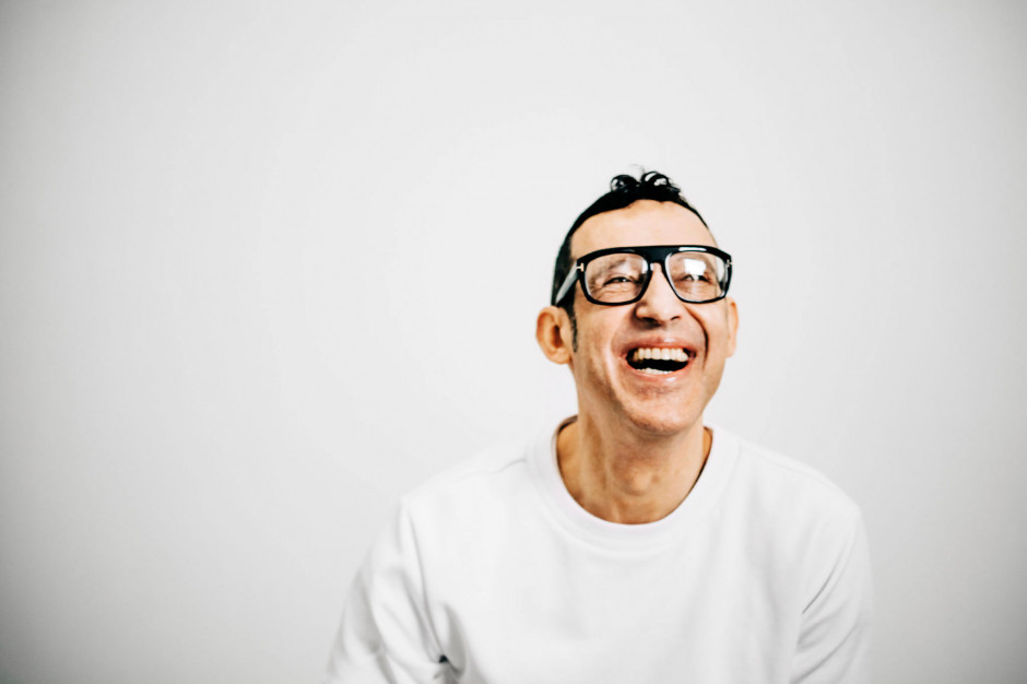 Karim Rashid. Fot. mat. pras. Karim Rashid zaprojektował meble do małych przestrzeni