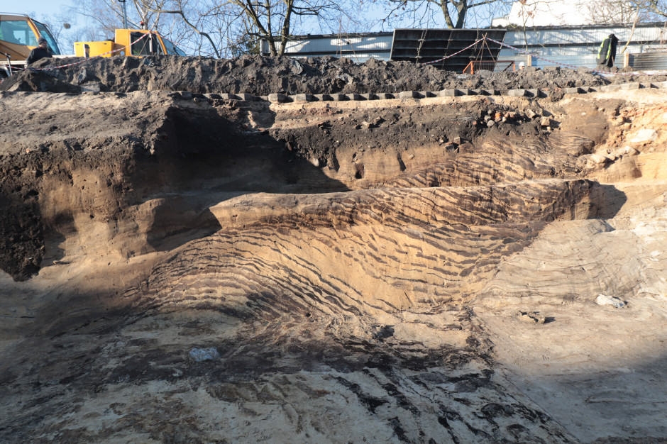 Fot. mat. pras. Odkrycia archeologiczne na na placu budowy w Ostrowie Tumskim w Poznaniu