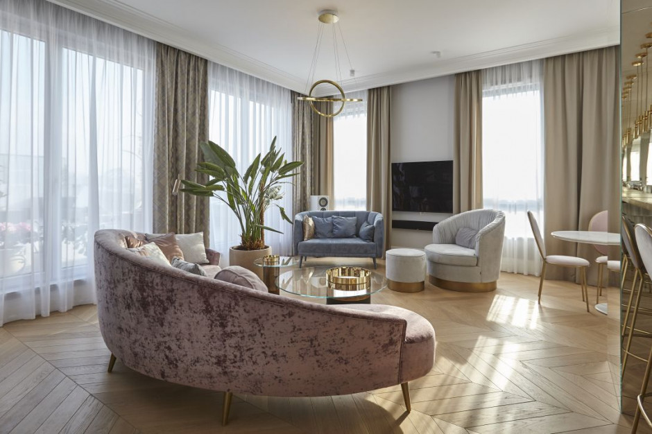 Fot. Piotr Maciaszek Rodzinny apartament na Wilanowie. Róż i zoom na detale