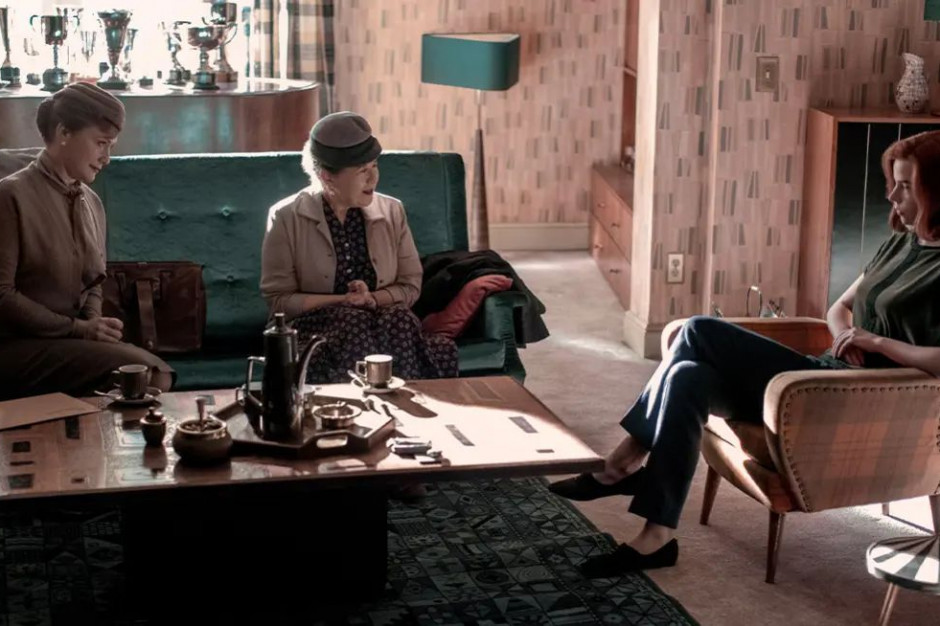 Materiały promocyjne z serialu "Gambit Królowej". Wszelkie prawa do nich należą do Netflix Arcymistrzowskie wnętrza z serialu “Gambit królowej”