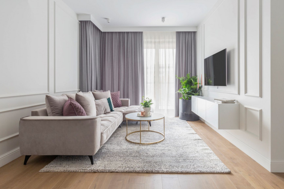 Apartament znajduje się w bliskiej odległości od królewskiego pałacu w Wilanowie. Fot. Pion Poziom Zobacz mały apartament z biokominkiem