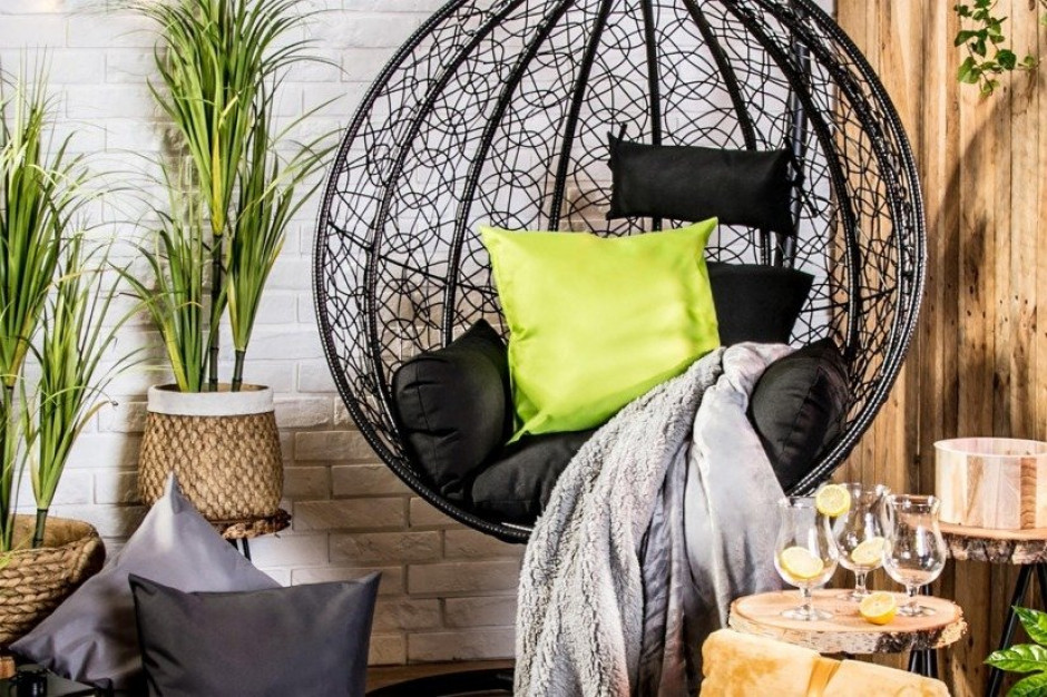 Wiosna to doskonały czas na zmianę aranżacji ogrodu lub tarasu. Fot. mat. pras. Jak modnie zaaranżować ogród, taras i balkon?