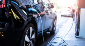 Apel do kalifornijczyków o unikanie ładowania pojazdów elektrycznych