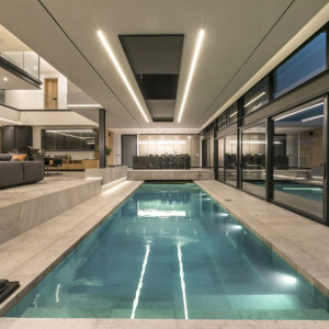 Luksusowe mieszkanie na osiedlu Wodospad w RPA. Zobacz efektowne wnętrza