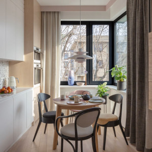 Dwupoziomowy apartament z tarasami. Tak urządzono wnętrza