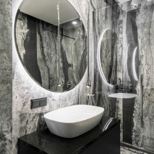 Echa modernizmu i styl glamour w apartamencie na Mokotowie