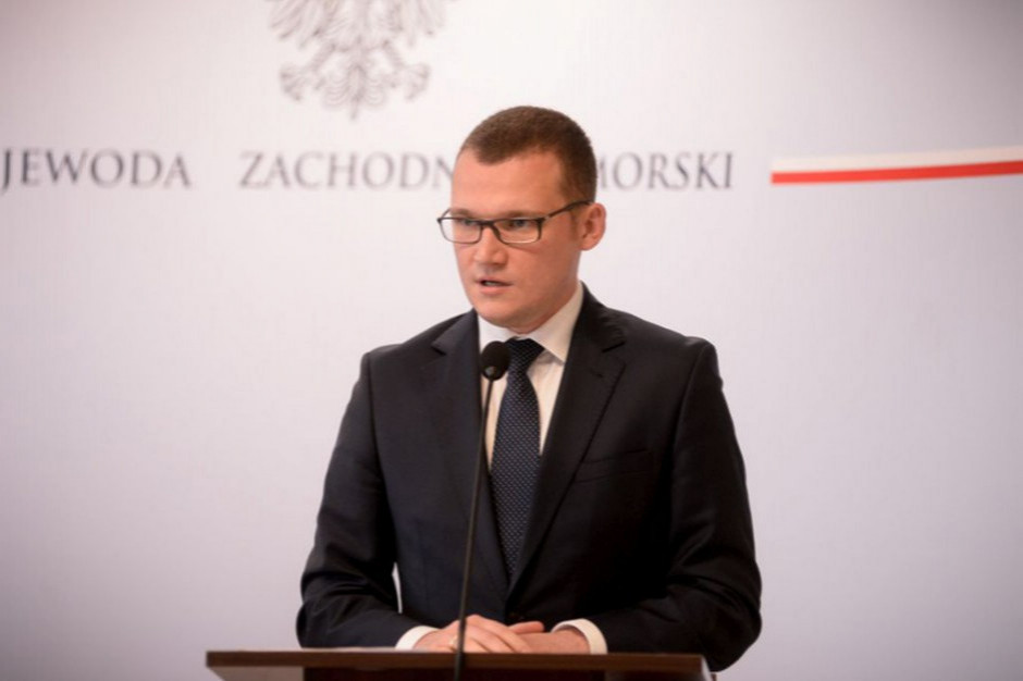 Paweł Szefernaker. Fot. portalsamorzadowy.pl Szefernaker apeluje do samorządów o bezzwłoczne wypłacanie świadczeń za pomoc uchodźcom