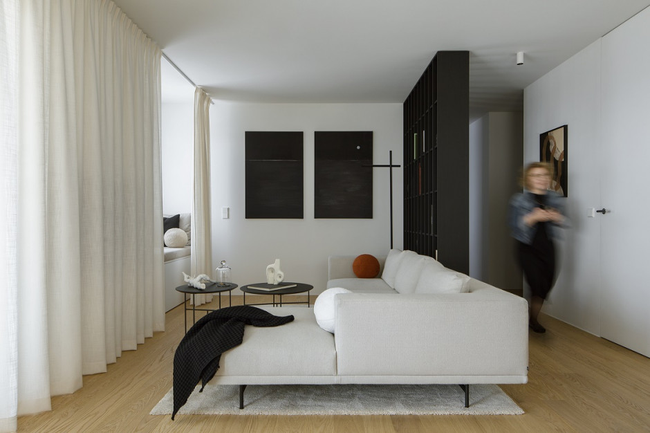 Jasna strona czerni - eleganckie i minimalistyczne mieszkanie w Gdańsku