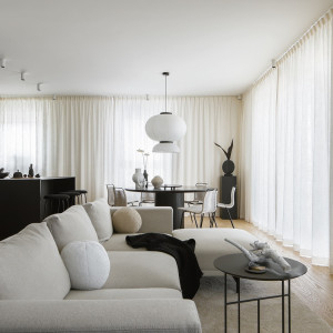 Jasna strona czerni - eleganckie i minimalistyczne mieszkanie w Gdańsku